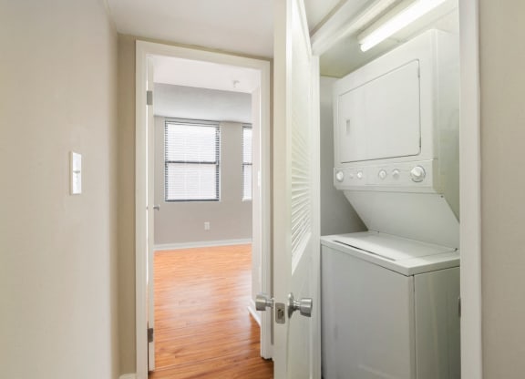 In-unit laundry at 1633 Q, Washington