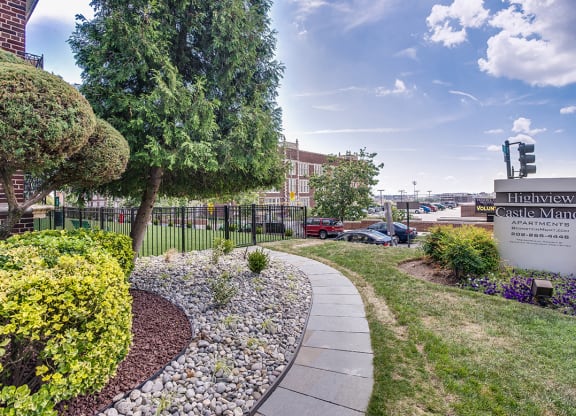 Building exterior at Highview and Castle Manor, Washington