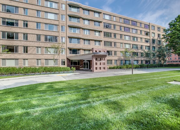 Building exterior at Idaho Terrace, Washington