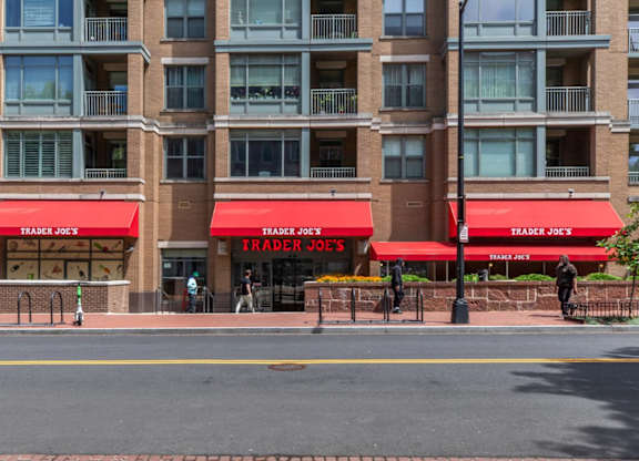 Trader Joe's in Georgetown near Kew Gardens