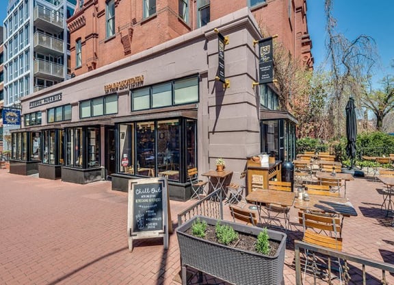 Restaurants and Cafes at President Madison, Washington
