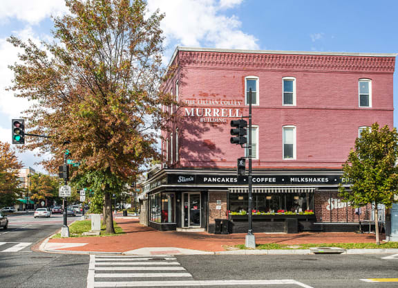 Neighborhood shopping and dining at Paramount, Washington