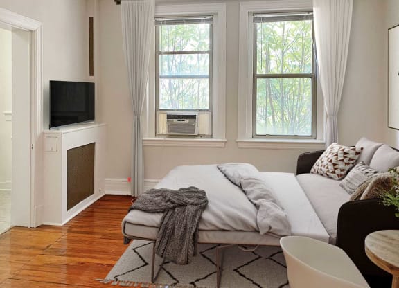 Bedroom With Fireplace at President Madison, Washington