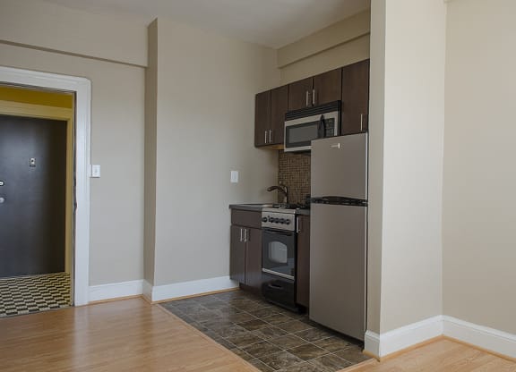Studio apartment kitchen area and entrance at 1630 Park, Washington, DC