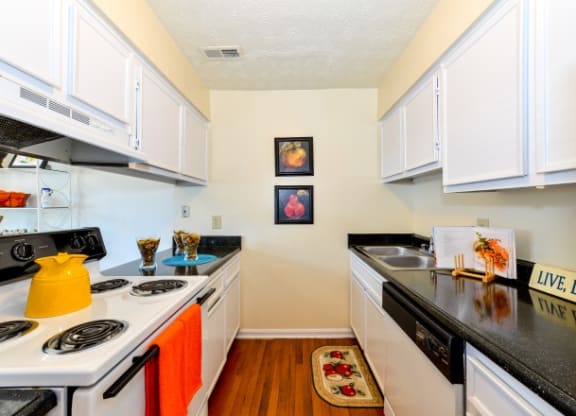 Morrowood Townhomes - Kitchen