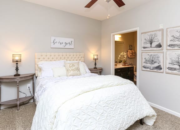 Bedroom With Closet at Hurstbourne Estates, Louisville, KY, 40223