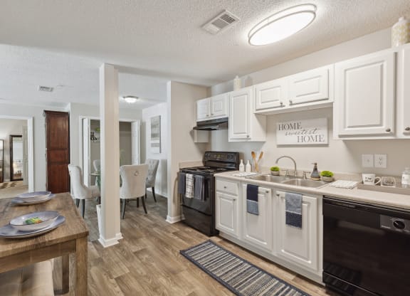 the preserve at ballantyne commons apartment kitchen and dining area