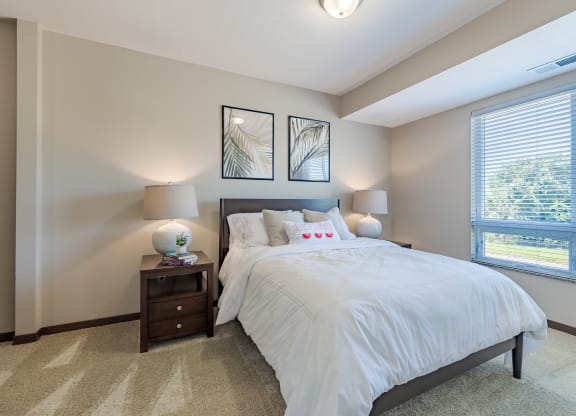 the preserve at ballantyne commons bedroom with large bed