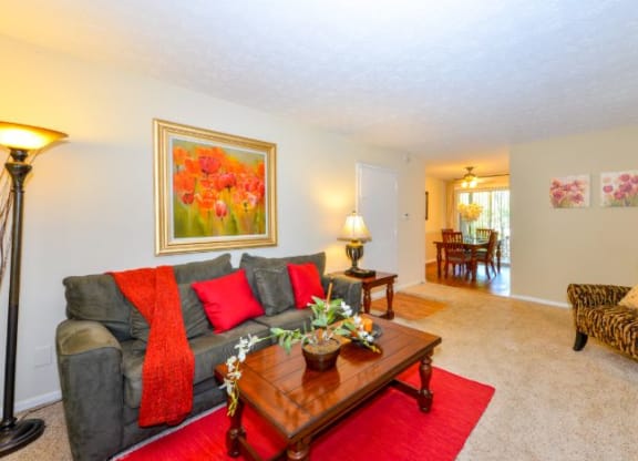 Maplewood Pointe Master Living Room