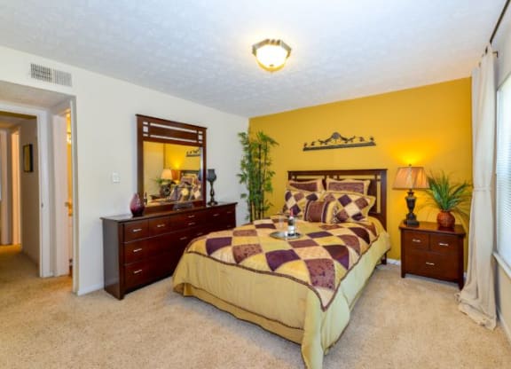 Maplewood Pointe Master Bedroom
