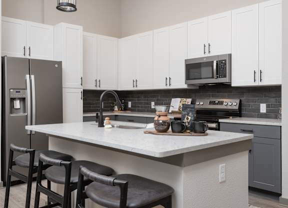 Contemporary Kitchen With Quartz Countertop