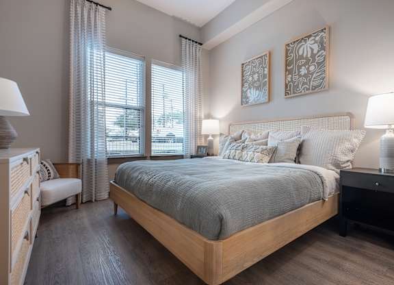 Spacious Modern Bedroom
