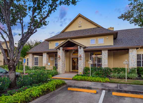 Willow Park Leasing Office