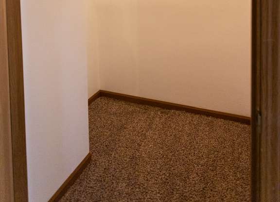 WALK IN CLOSET