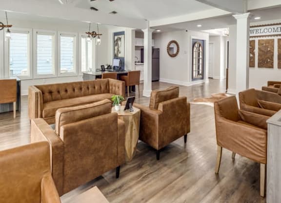 Living Room at Hackberry Ranch Apartments, Clute, TX