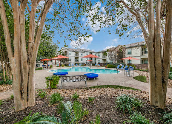 our apartments offer a clubhouse at Sunrise Canyon, Universal City