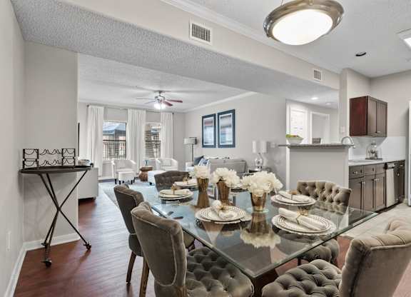Open concept dining area and living space at Melia Medical Center Apartments, Houston, 77054