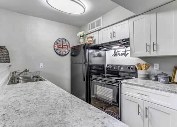 Kitchen Space at Hackberry Ranch Apartments, Clute, TX, 77531