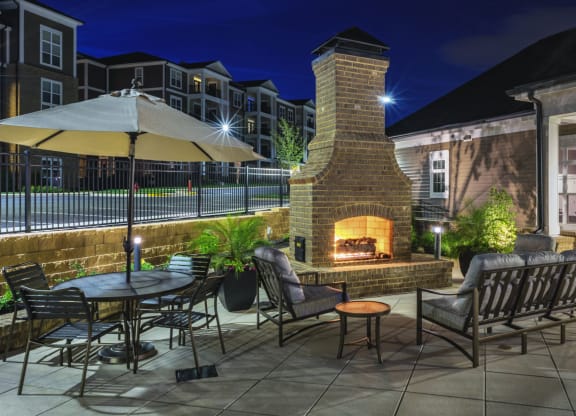 Courtyard with Ample Sitting at Abberly at Southpoint Apartment Homes, Fredericksburg, Virginia