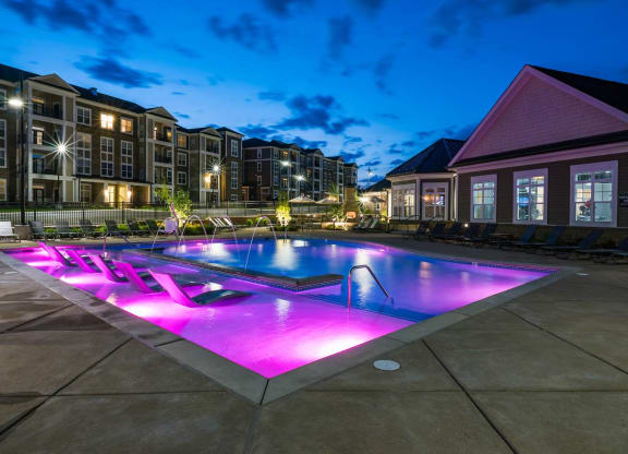 Outdoor Swimming Pool at Abberly at Southpoint Apartment Homes, Fredericksburg