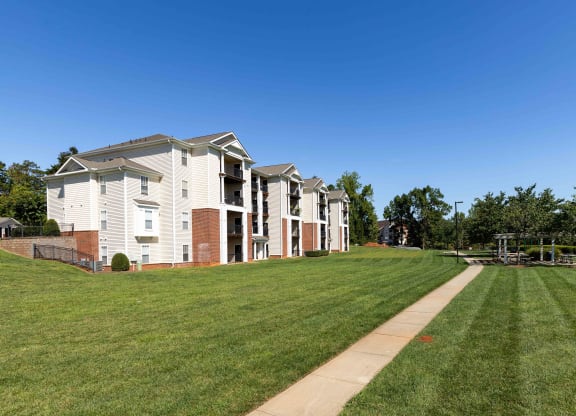 Green Laws at Abberly Woods Apartment Homes, 28216