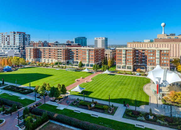 Highpoint on Columbus Commons Luxury Apartments in Downtown Columbus