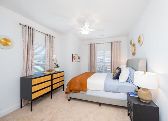 bedroom at retreat at mount vernon apartments