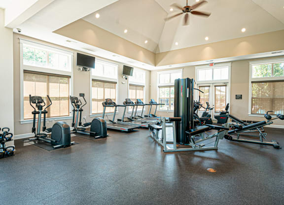 the gym at the monarch luxury apartments