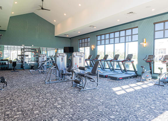 gym at the retreat at mount vernon apartments