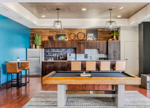Clubhouse at Highpoint on Columbus Commons Apartments