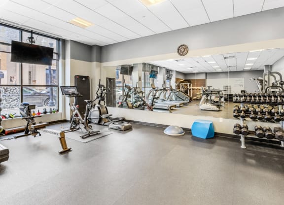 Fitness Center Gym at Highpoint on Columbus Commons Apartments