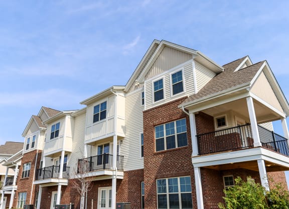 Exterior of The Strand at Beulah Luxury 2 bedroom Townhomes for rent in Grove City Ohio