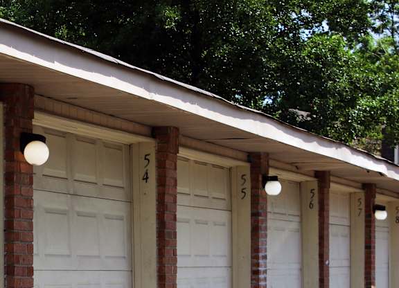 garages at abbots cove apartments