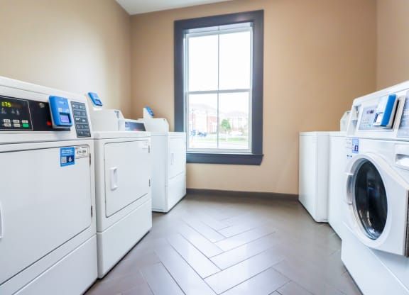 Polaris Place Washer and Dryer