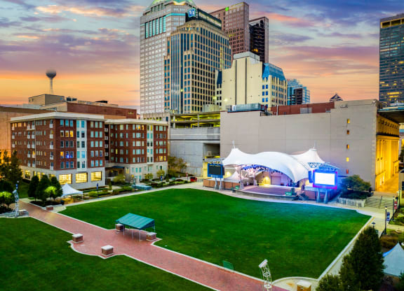 Highpoint on Columbus Commons Luxury Apartments in Downtown Columbus
