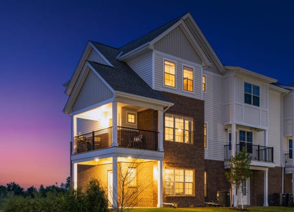 The Strand at Beulah Luxury 2 bedroom Townhomes for rent in Grove City Ohio