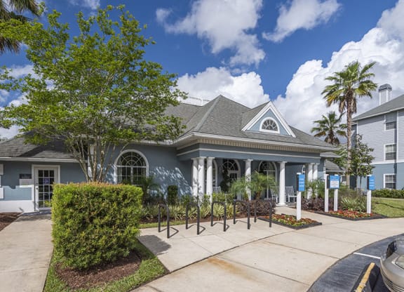landings at lake gray - community center