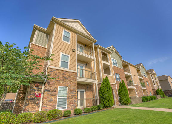 Elegant Exterior View Of Property at Chenal Pointe at the Divide, Little Rock