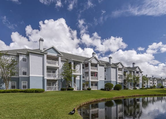 landings at lake gray - exterior