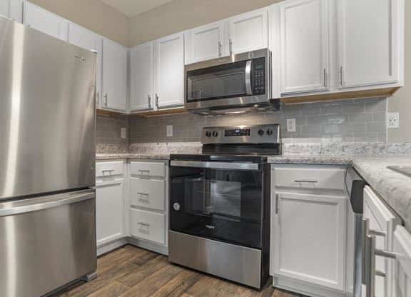 oak 2x2 model kitchen