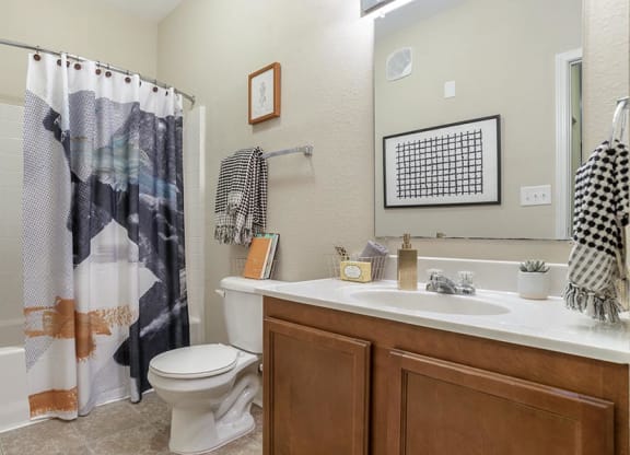 oak 2x2 model bathroom