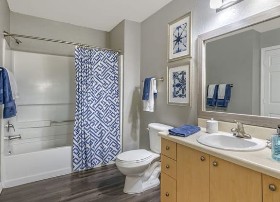 Oak 2x2 996 bathroom