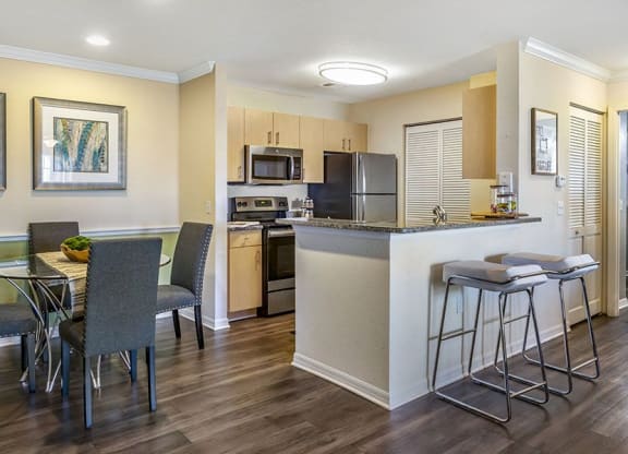 Oak 2x2 996 dining-kitchen