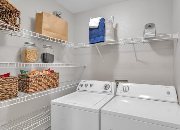 Oak 2x2 996 laundry