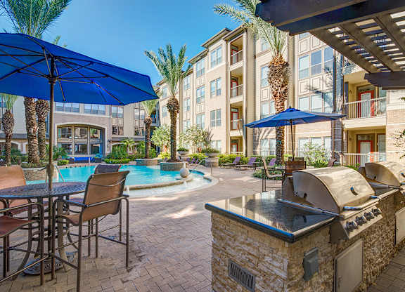Outdoor Kitchen
