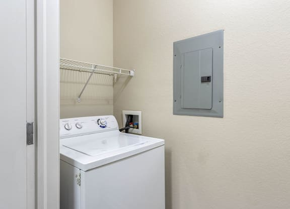 Laundry Room at Chenal Pointe at the Divide, Little Rock, 72223