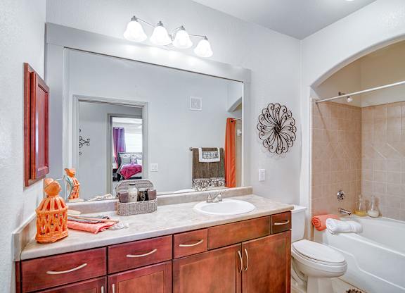 Travis - 2x2 1296 - Bathroom A