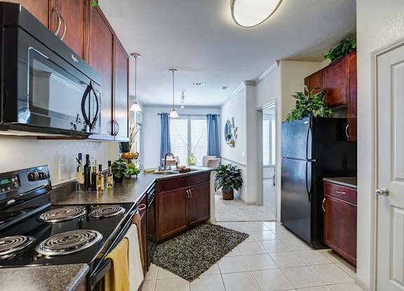 Travis - 2x2 1296 - Kitchen B