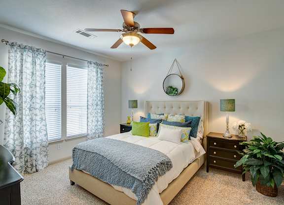 Travis - 2x2 1296 - Primary Bedroom
