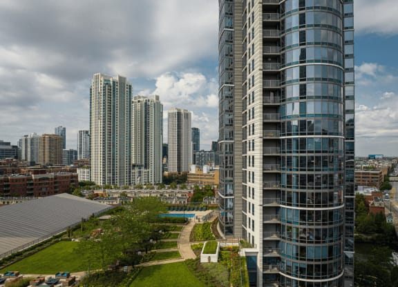 A view of the Chicago skyline from the rooftop pool Kingsbury Plaza view at Kingsbury Plaza, Chicago, IL
